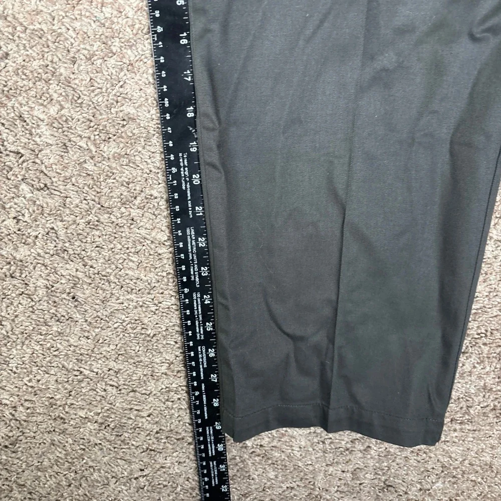 Dockers Mens Classic Fit Signature Iron Free Khaki Pants Size 36x29 Gray